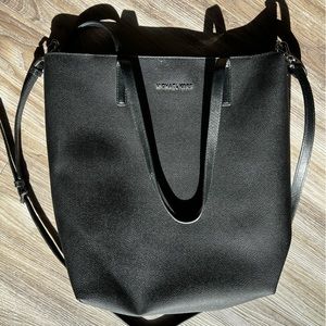 Michael Kors Hayley Large Leather Tote Zipper Bag